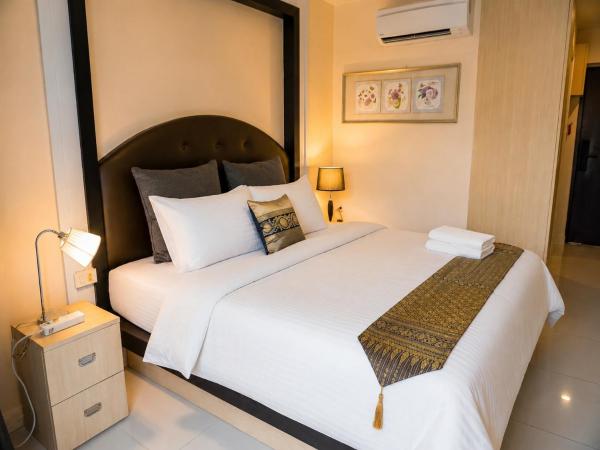 Pattaya Studio Ideally Located On Jomtien Beach Phratamnak Free Electricity Free Water Internet - Jomtien