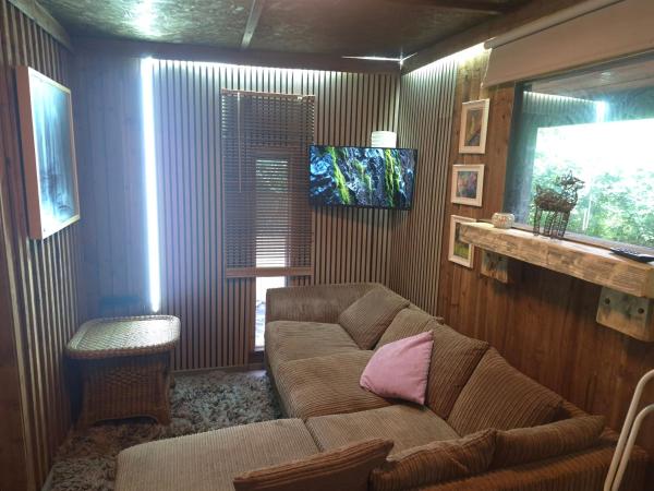 Froglets Island Cabin - Essex