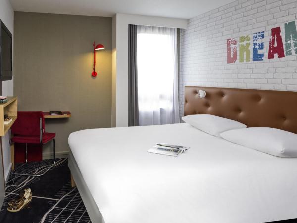 照片显示了位于Chartres市的ibis Styles Chartres Métropole物件。