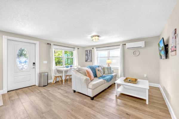 Walk To Siesta Key Beach And Village, Pool, Dock, Game Room - Siesta Key, FL