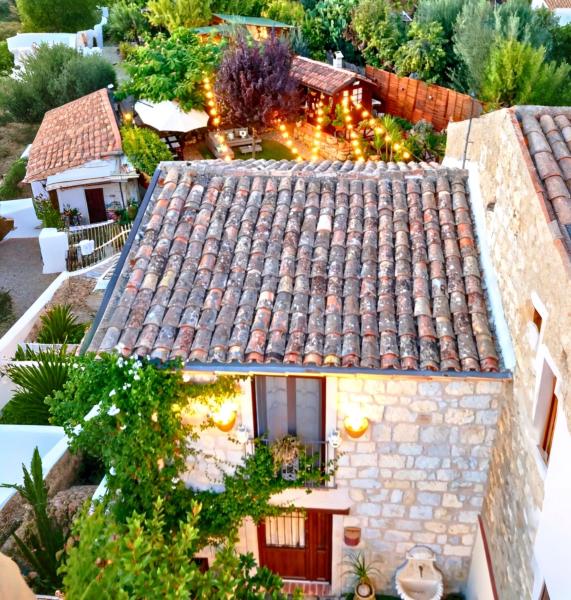 La Dimora Di Pietra - Madonie Suite & Garden - Luxury Exclusive Villa With Heated Outdoor Spa & Private Park - Sicily