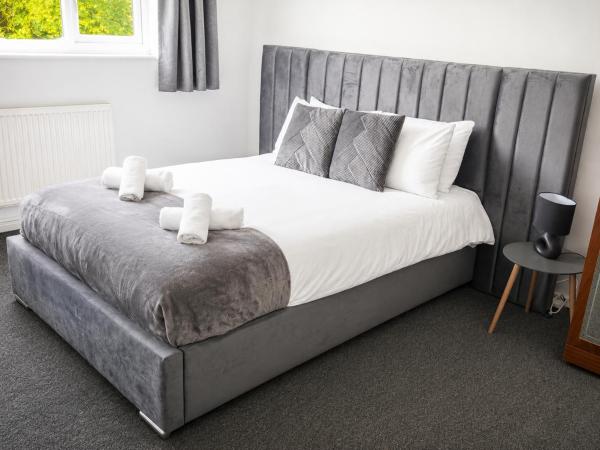 Gorgeous 2 Bedroom Apartment In Charming Newport Perfect For Relaxing Stay, Sleeps 5 - Newport