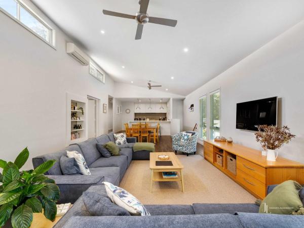 Walk-to-beach Home With Bush Views Carramar Dream - Malua Bay
