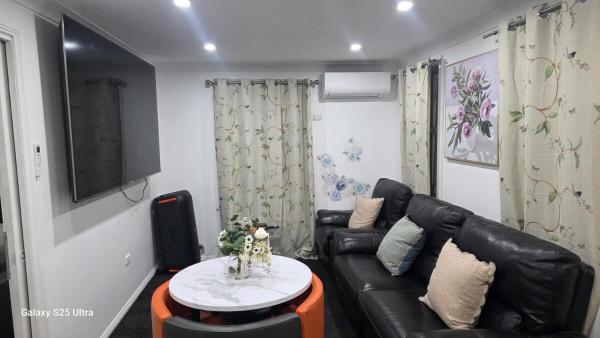 A Private Self-contained Studios - ブラックタウン
