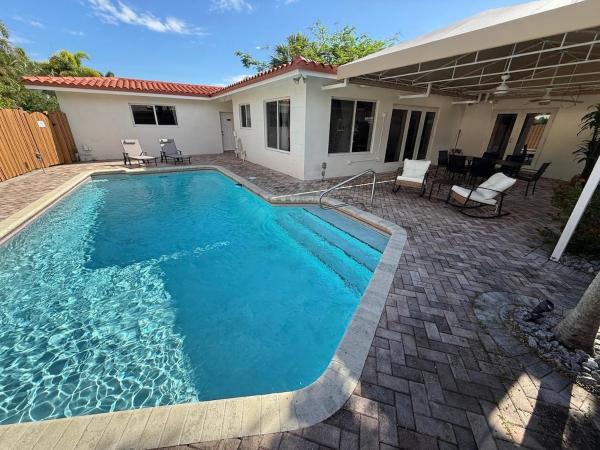 Quiet Villa On The Canal - Fort Lauderdale, FL