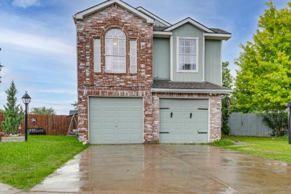 Great For Families! Garland Getaway W/ Yard & Deck - Garland, TX