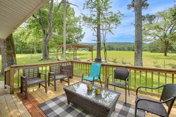 2 Mi To Lake Hamilton: Countryside Gem W/ Fire Pit - Hot Springs, AR