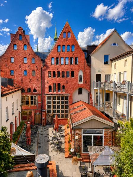 Kuvassa näkyy kohde Scheelehof - Ein Lieblingsplatz Hotel, joka sijaitsee kaupungissa Stralsund.