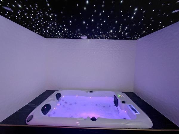 Soft, Jacuzzi, Cozy, Cinéma, - Le Mans