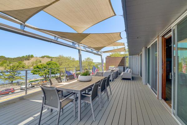 Prime Dtwn Grand Haven Location! Riverfront Condo - Grand Haven, MI