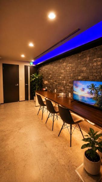 Leon Resort Hotel Max6 Guests 5min To Namba 10min Shinsaibashi Convenient Access To All Parts Of Downtown Osaka Gaming Room With Excellent Access To 3 Train Lines - Osaka