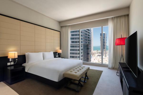 Wonderful 2 Bedroom Apartment with Beach Access, 2 King, Sea View — 143 m² - W Doha