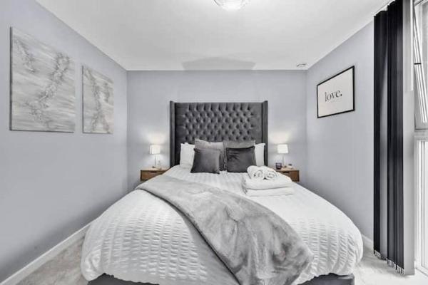 Apartment Sleeps 3 With Balcony - Essex