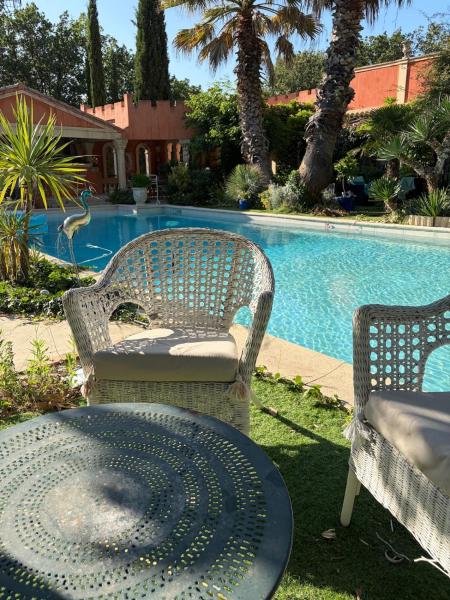 Quiet 2-bedroom Apartment, Pool & Gardens Of An Estate - Rognes - Cadenet
