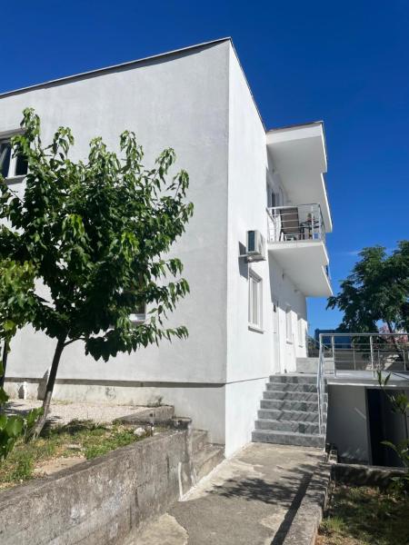 A la foto es mostra l'objecte Mariyka Apartaments 2 situat a la ciutat de Sutomore.