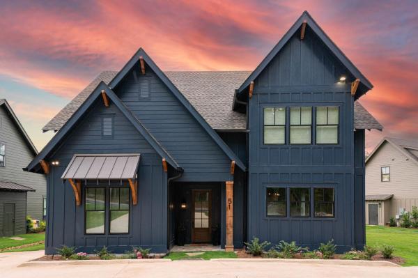 Lakefront Retreat Dock, Kayaks, Fire Pit, Ev Charging - Lake Martin, AL
