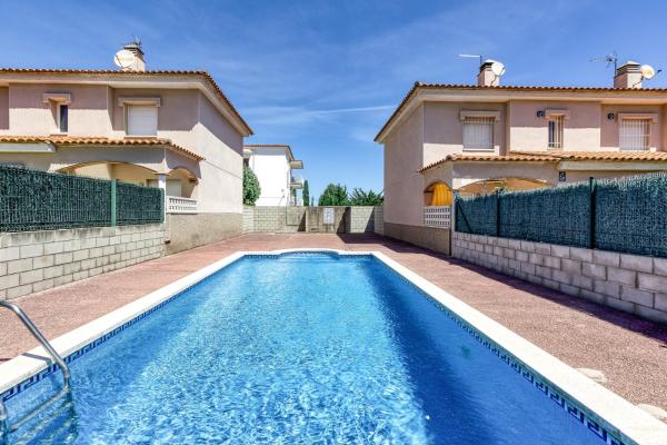 Casa Con Piscina Comunitaria - L'Escala