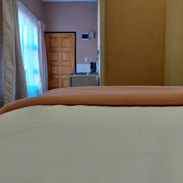 Na fotografii je vidět objekt Uhone Guesthouse nacházející se ve městě Tembisa.