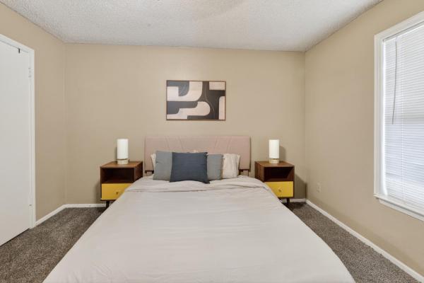 Relax In This Spacious 2br Apartment - Lubbock