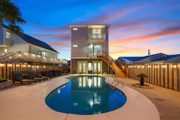 Private Pool Arcade Minutes To Beach Grill - Panama City, FL