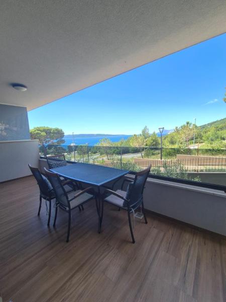 Bura 1- Apt With Hot Tub - Brela