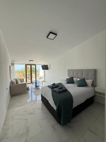 Room City Estepona Aldea Luna - 埃斯特波納