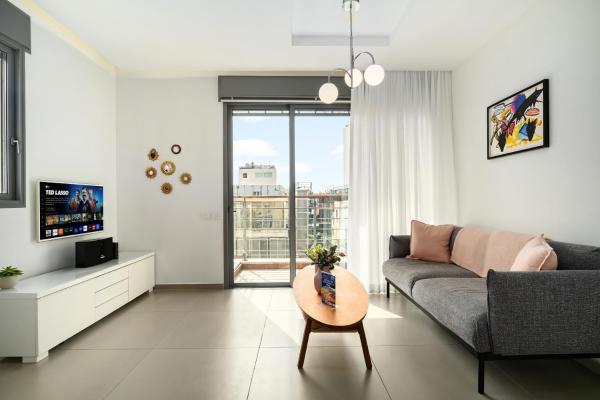 Elegant 2br & Veranda Close To Beach By Feelhome - Tel Aviv