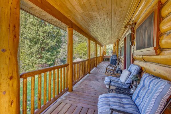 Rustic Cabin On The Colo River, 10 Private Acres - Grand Lake, CO