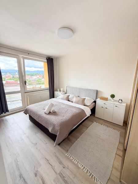 Simcity I Views Apt With Balcony, Ev Charger, Gym And Grocery Stores Near By 5 Min Walk To City Center 24 7 Self Check In - Kremnica