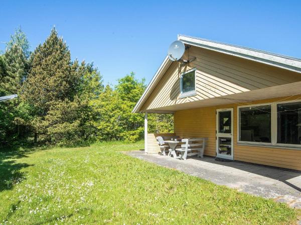 8 Person Holiday Home In Ulfborg - Denmark