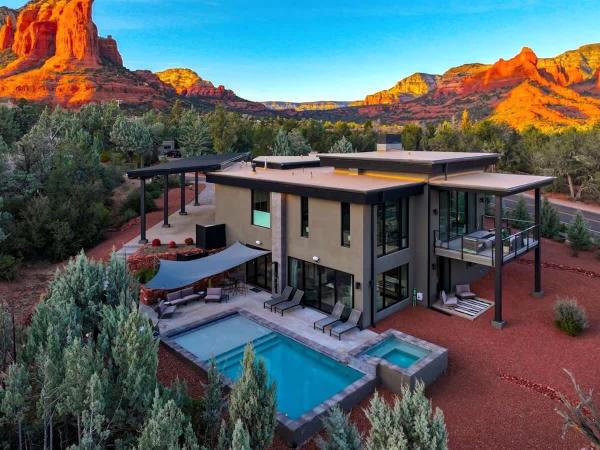 Spectacular Luxury Retreat With Red Rock Views, Pool & Concierge Near Uptown Sedona, Arizona - Sedona, AZ