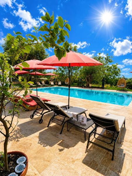 På billedet ses objektet Maison indépendante au Clos de Vence avec jacuzzi privé et piscine partagée ouverte du 15 mai au 15 septembre au coeur de la nature beliggende i byen Vence.