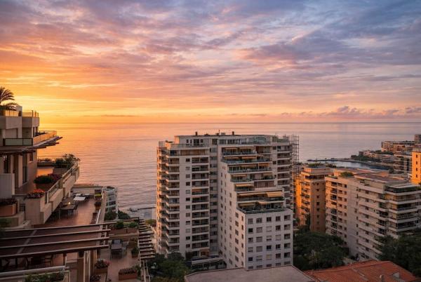 Oscar The Billion Dollar View - Monaco