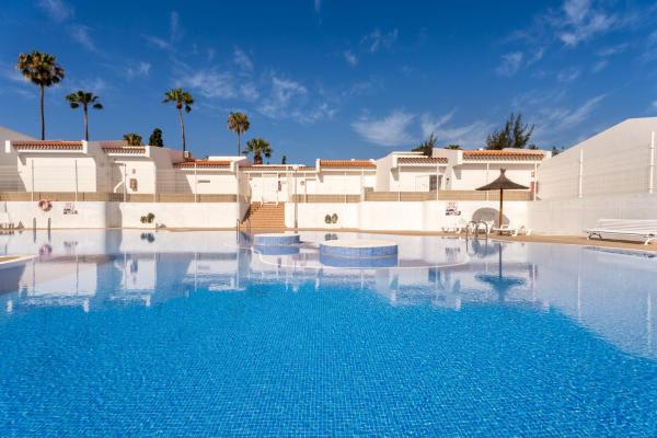 Aqua Garden Villa - Spacious 3-bedroom Holiday Home With Terrace, Bbq & Pool Access In Costa Adeje - Playa de las Américas