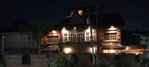 VICTORIA 3 BED AND BREAKFAST A 3KM DEL AEROPUERTO EZEIZa, Ezeiza