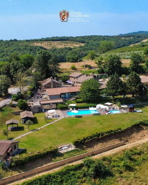 Op de foto is het object Borgo San Faustino Country Relais and Spa Orvieto te zien, gelegen in de stad Prodo.