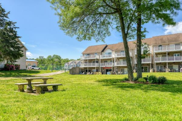 Three-story Lakefront Home W/ Covered Boat Slip, And Tennis/pickleball Access - Lake Anna, VA
