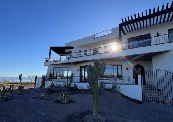 Beachfront Home & Mountain Views, And The Biggest Private Pool - Loreto, México