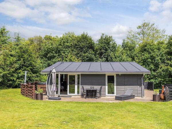 7 Person Holiday Home In Hals - Hou