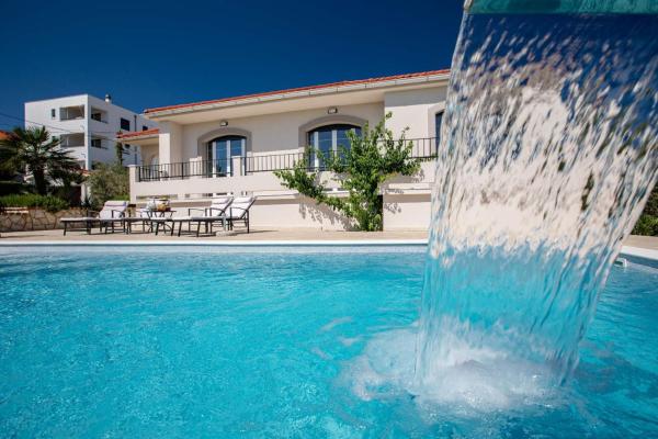 Seaside Family Friendly House With A Swimming Pool Barbat, Rab - 22081 - Lun