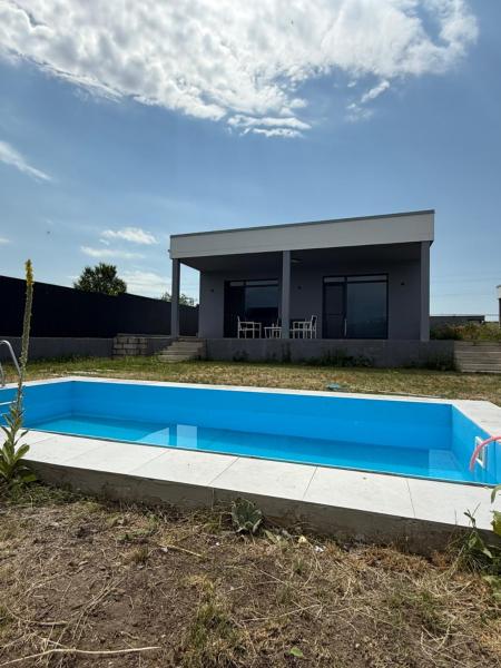 A la foto es mostra l'objecte Mountain view modern house, pool and terrace situat a la ciutat de Ashtarak.