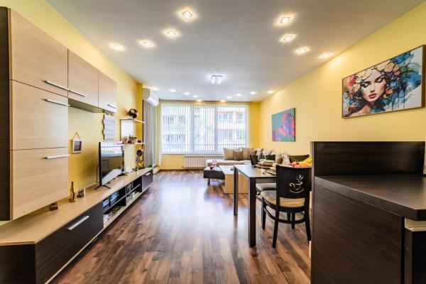 照片显示了位于Sofia市的Bright 70 m2 Family Apt, Center Sofia, Metro, Parking物件。