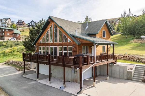 Beary Chill Cabin With Fire Pit - Bear Lake