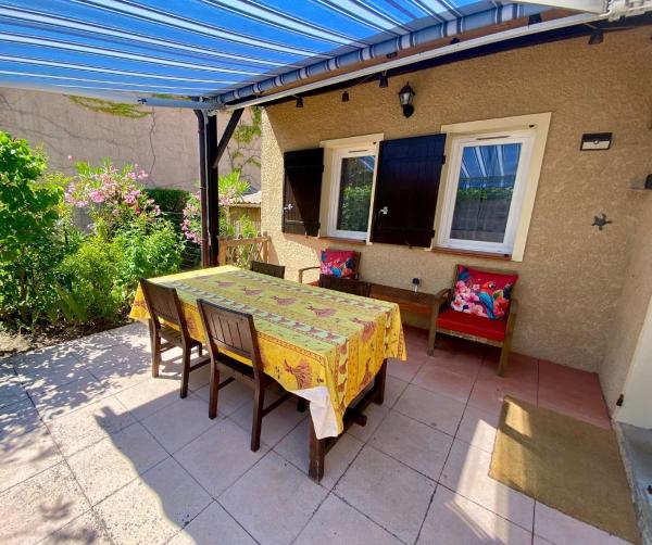Maison Avec Jardinet, Piscine Commune à Lacanau Océan - Lacanau