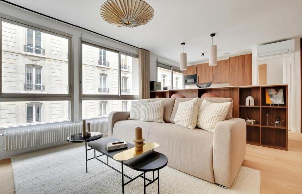 An Exquisite 3-bedroom 3-bathroom Apartment In Trocadéro - Eiffel Tower - Paris