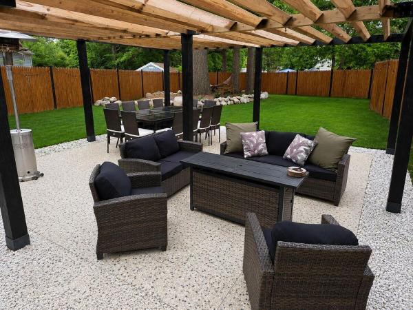 Family Friendly Modern Escape Close To Boston! - Massachusetts