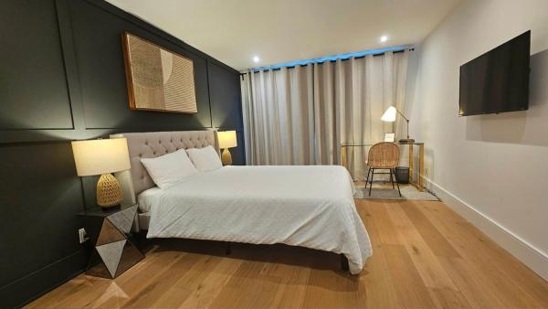 Modern & Private 02-bedroom Unit Near Roger Stadium - Toronto