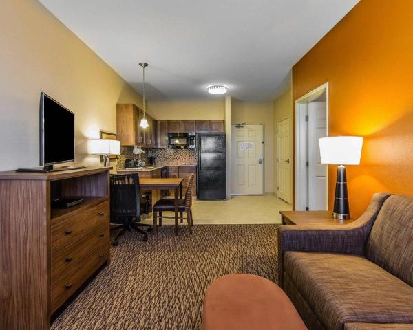 Mainstay Suites Watford City - Event Center