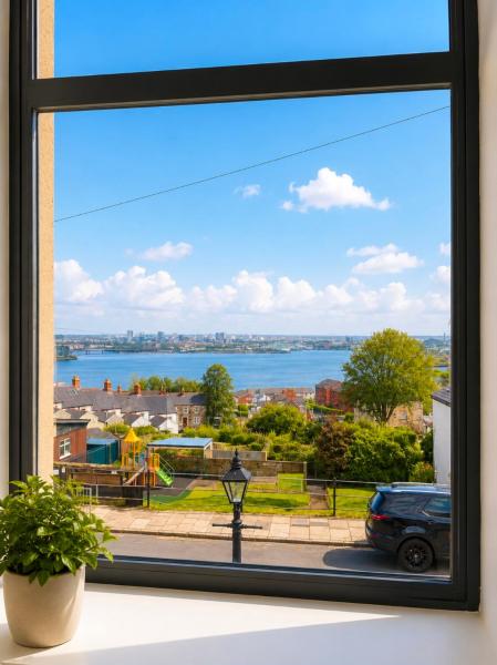 4 Bedroom Cardiff Bay View House - Cardiff