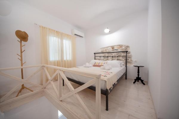 Myron's Samos Stone House - Aydın
